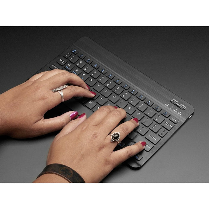 10 Bluetooth Keyboard – Black