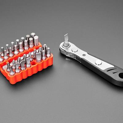 Right Angle Ratchet Screwdriver and 33 Piece Tool Bit Set
